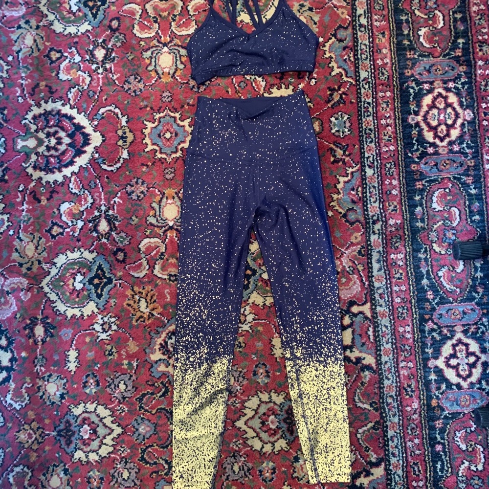 Beyond Yoga Sparkle Set